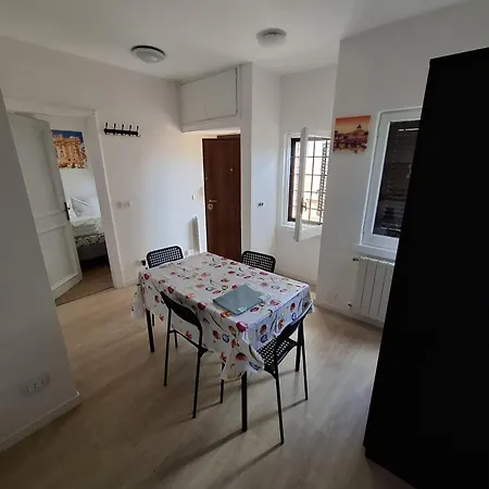 Apartment A Few Steps From Vatican Rome